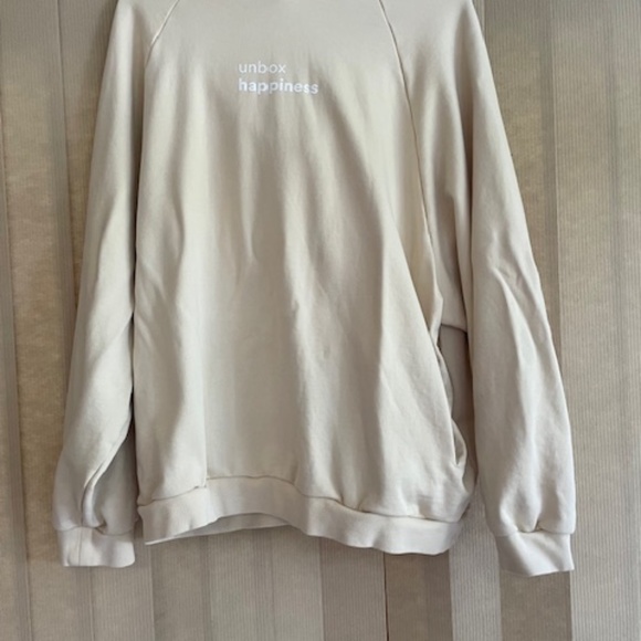 Man's Sweatshirt - Picture 1 of 6